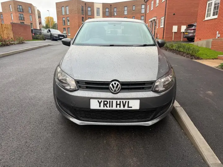 Volkswagen Polo 2011 photo 2