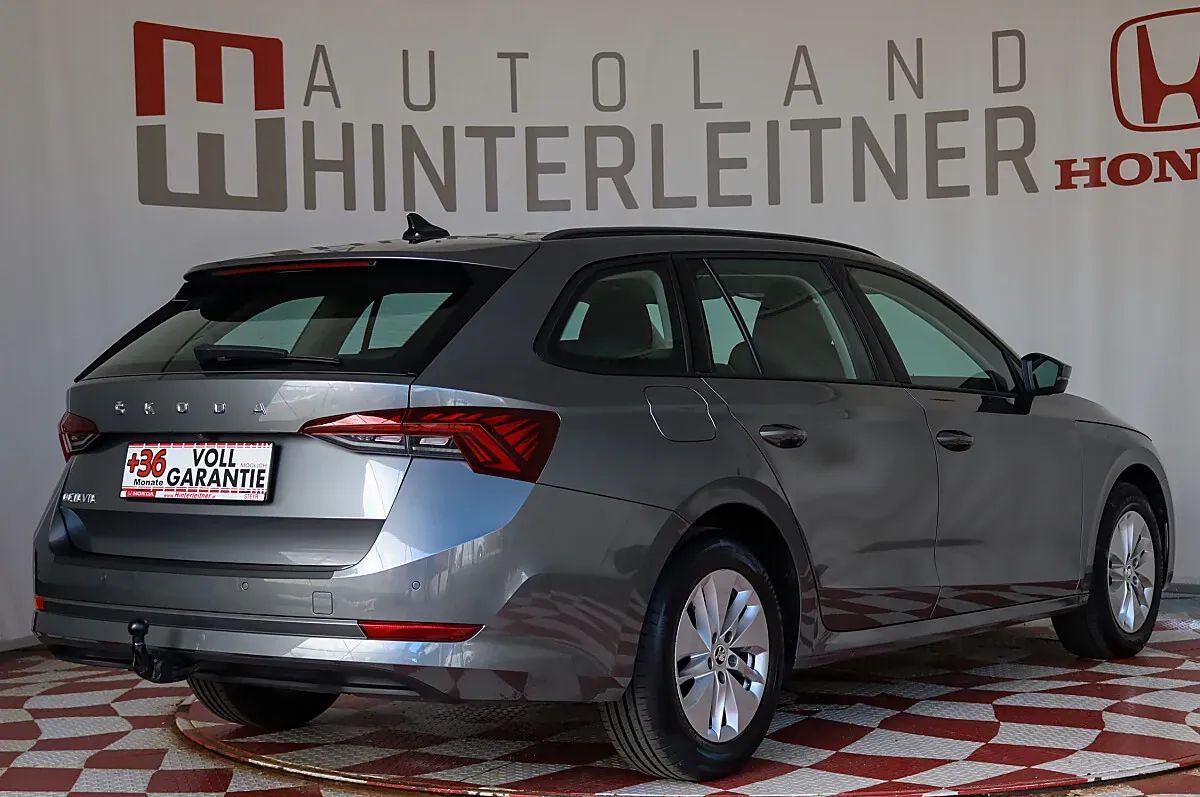 Skoda Octavia 2023 photo 2