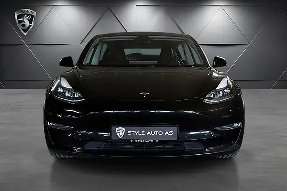 Tesla Model 3 2022 photo 2
