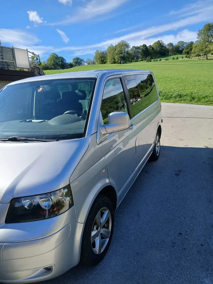 Volkswagen Caravelle 2008 photo 2