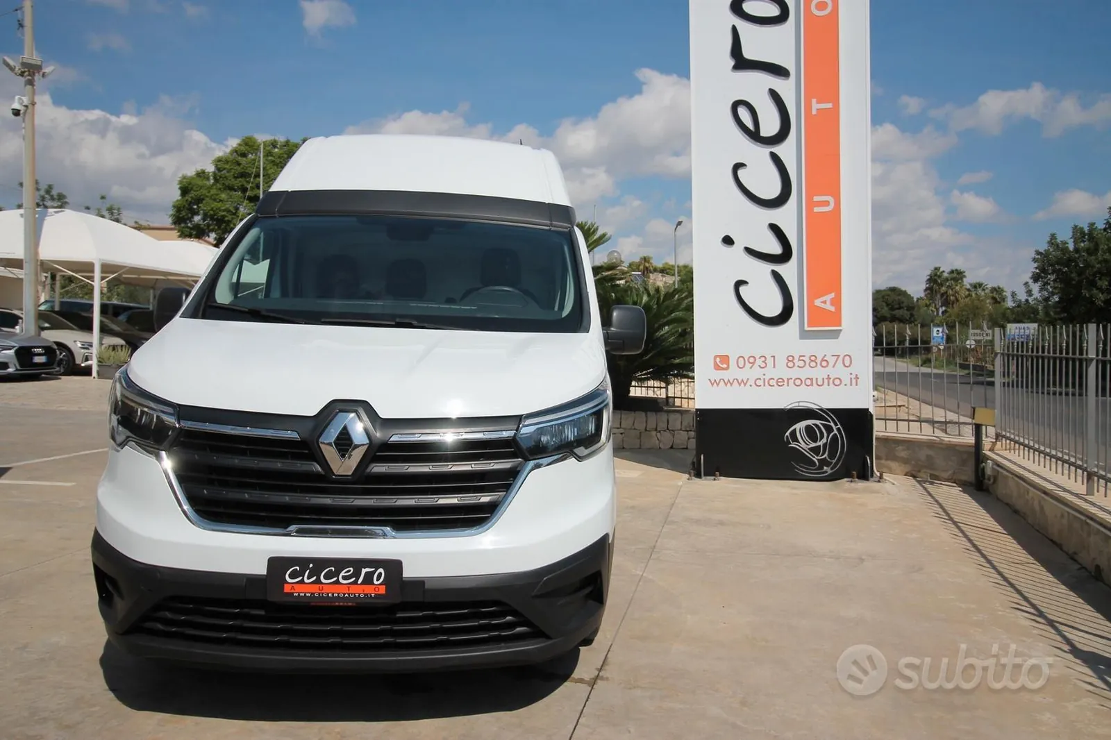 Renault Trafic 2022 photo 2