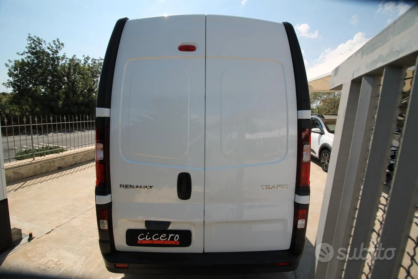 Renault Trafic 2022 photo 5