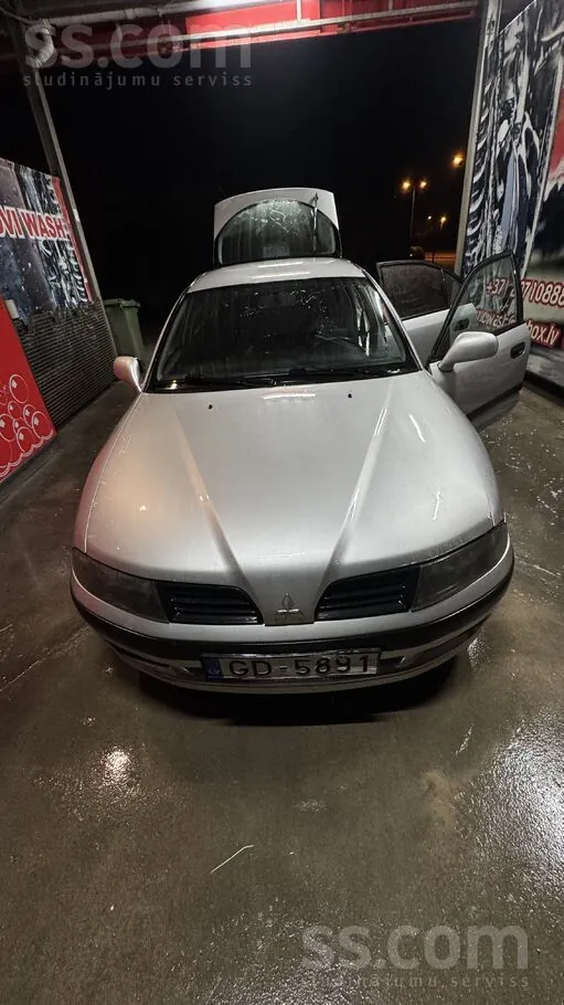 Mitsubishi Carisma 2002 photo 3