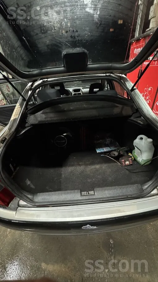 Mitsubishi Carisma 2002 photo 5