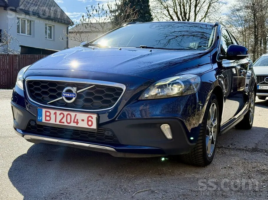Volvo V40 2015 photo 2