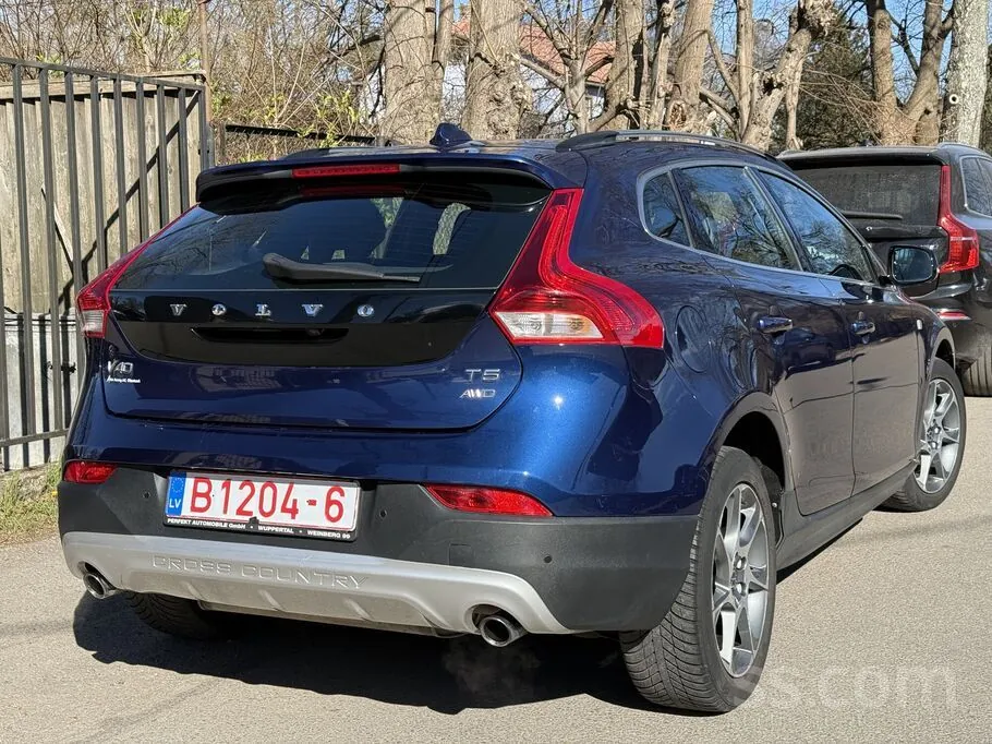 Volvo V40 2015 photo 3