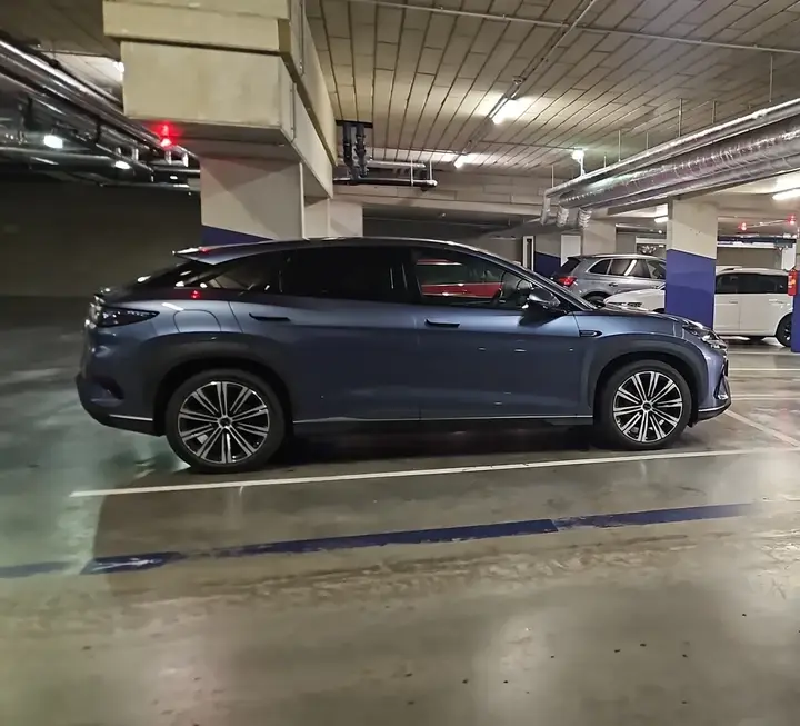 BYD Sealion 7