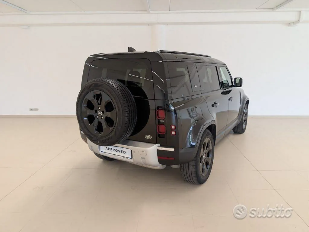 Land Rover Defender 2021 photo 2