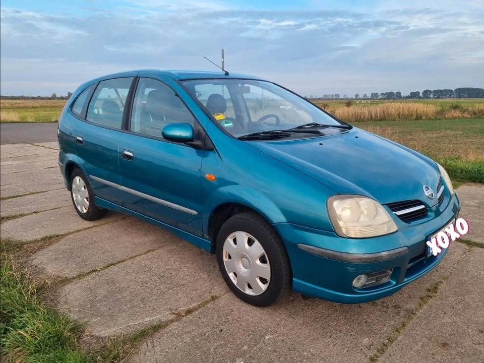 Nissan Almera Tino