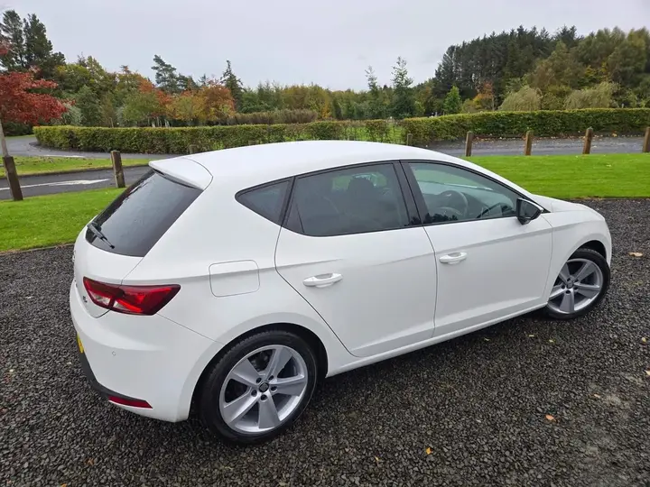 Seat Leon 2015 photo 2