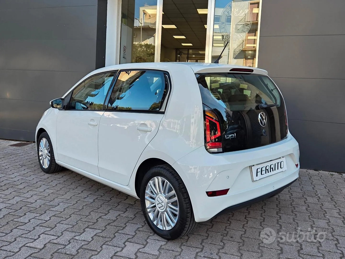 Volkswagen Up 2024 photo 2