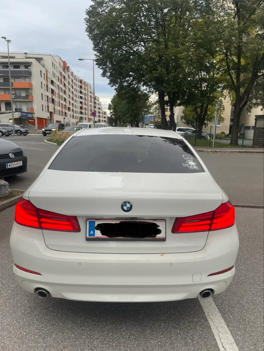 BMW 5 Series 2018 photo 3