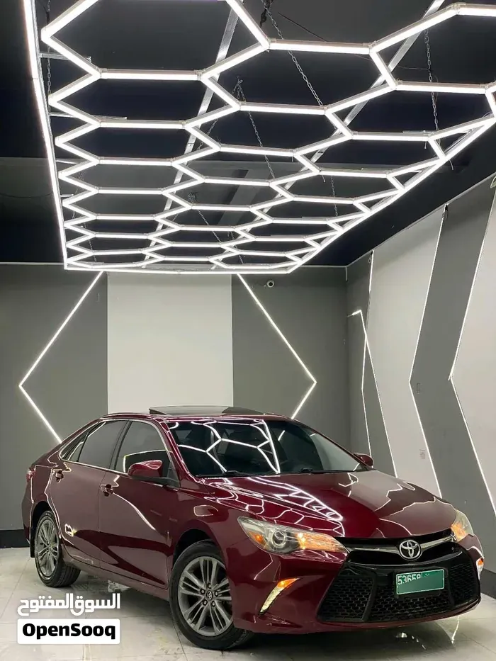 Toyota Camry 2017 photo 2