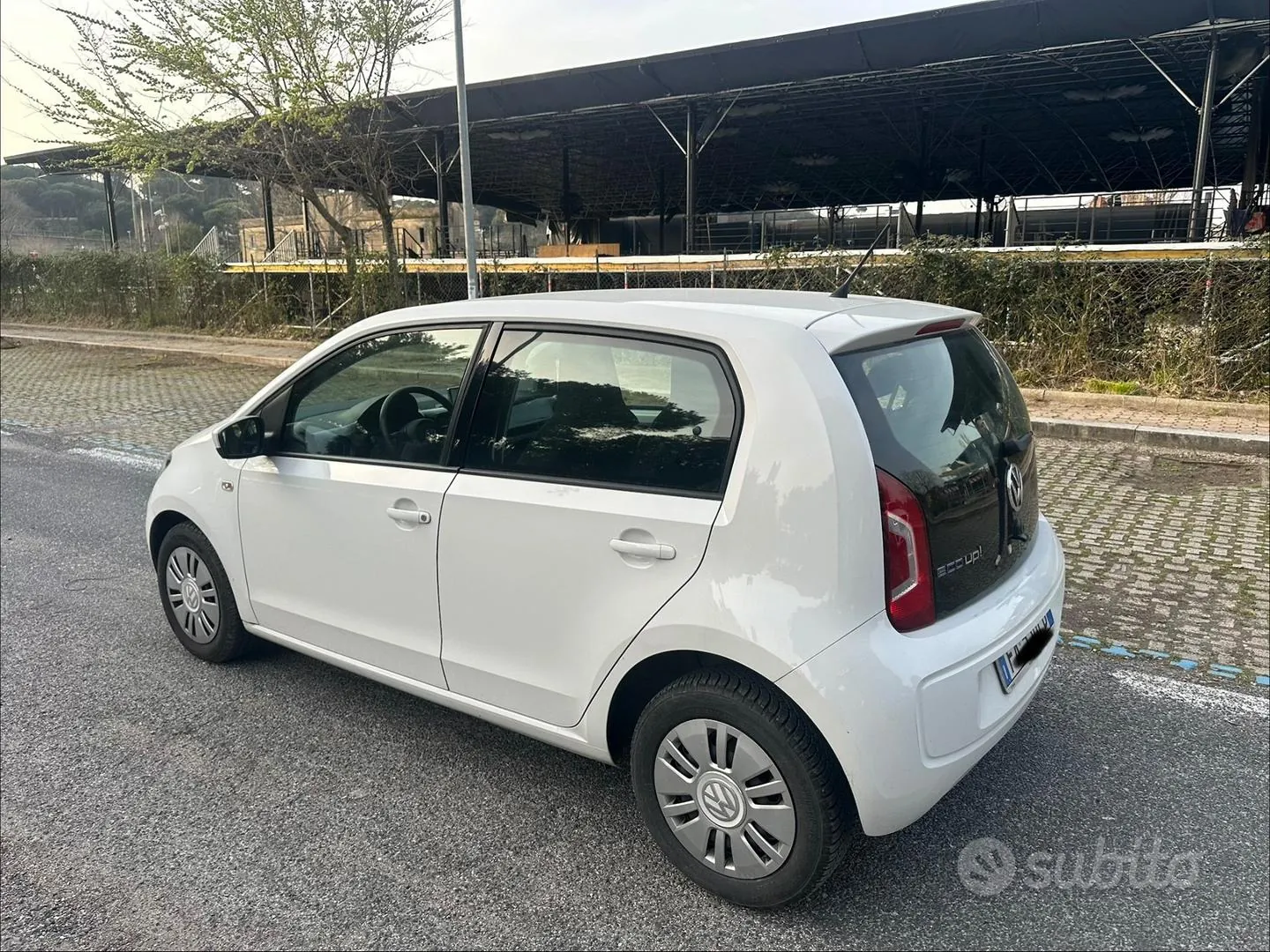 Volkswagen Up 2015 photo 5