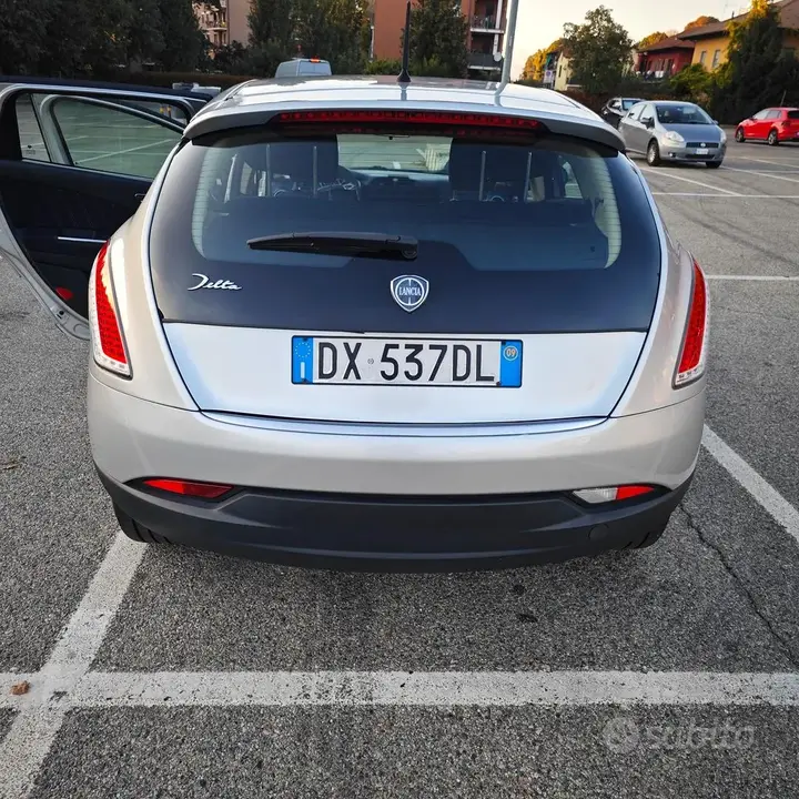 Lancia Delta 2009 photo 2