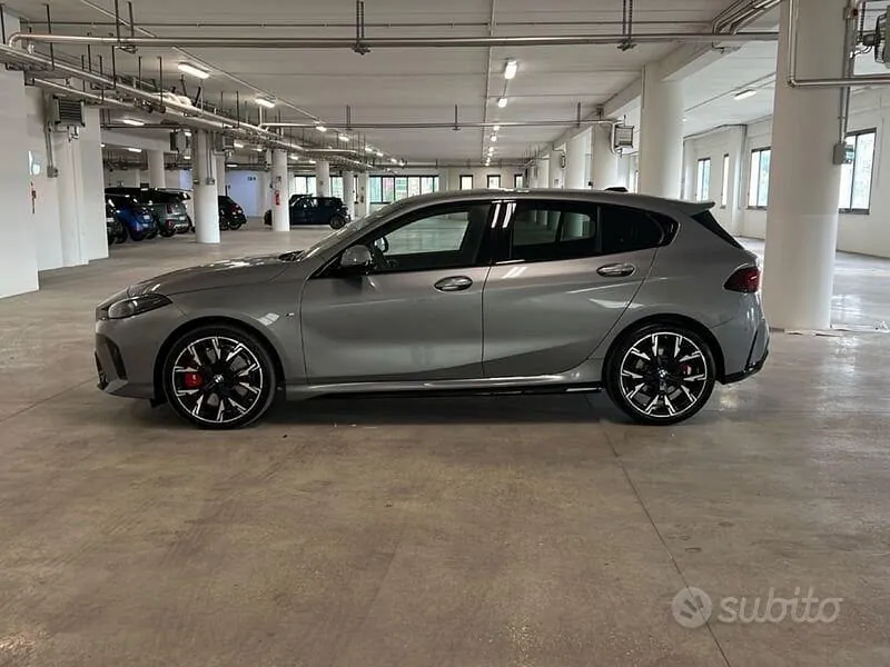 BMW 1 Series 2025 photo 2