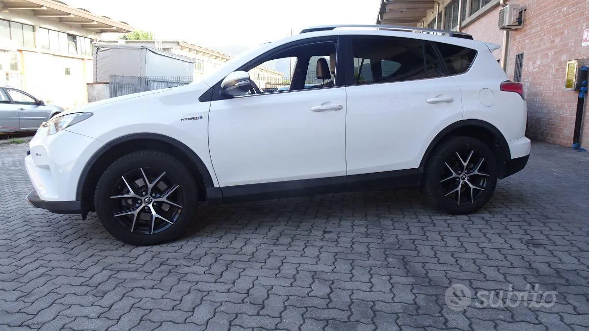 Toyota Rav4 2017 photo 3