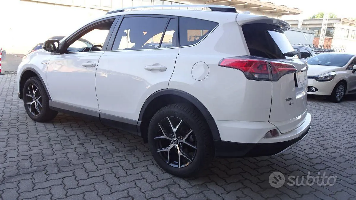 Toyota Rav4 2017 photo 4