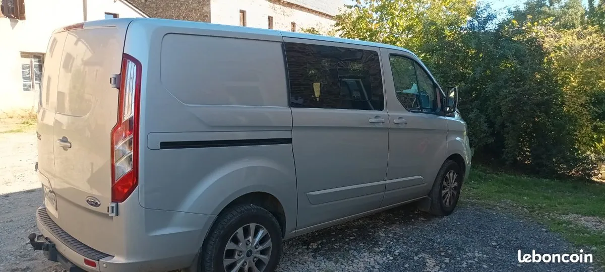 Ford Custom 2022 photo 3
