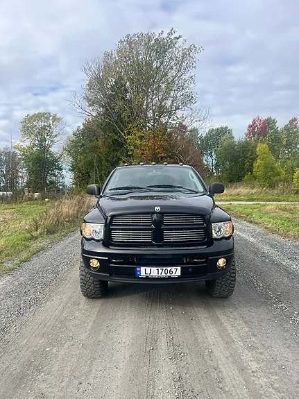 Dodge Ram 3500 2005 photo 2