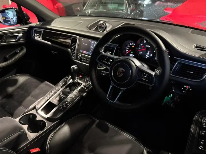 Porsche Macan 2018 photo 2