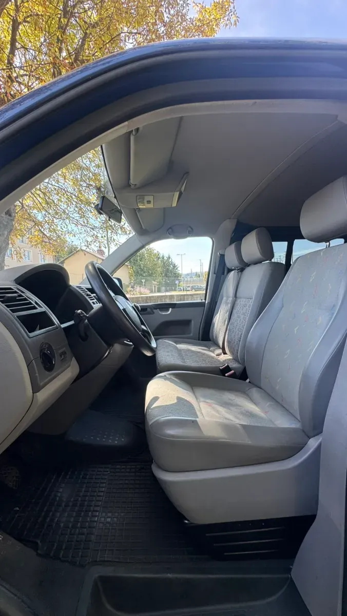 Volkswagen T5 2008 photo 2