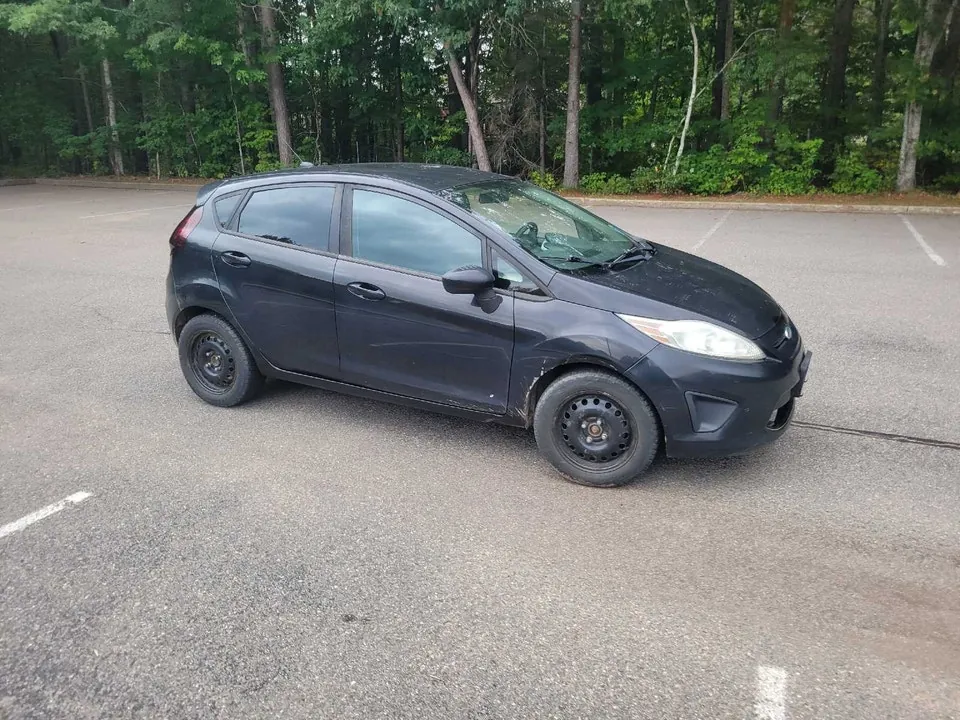Ford Fiesta 2012 photo 3