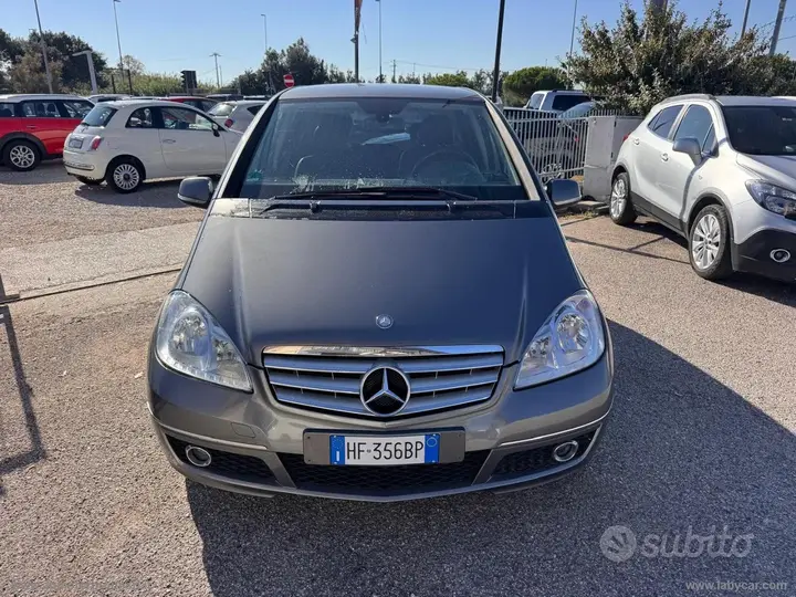 Mercedes-Benz A 180 2011 photo 3