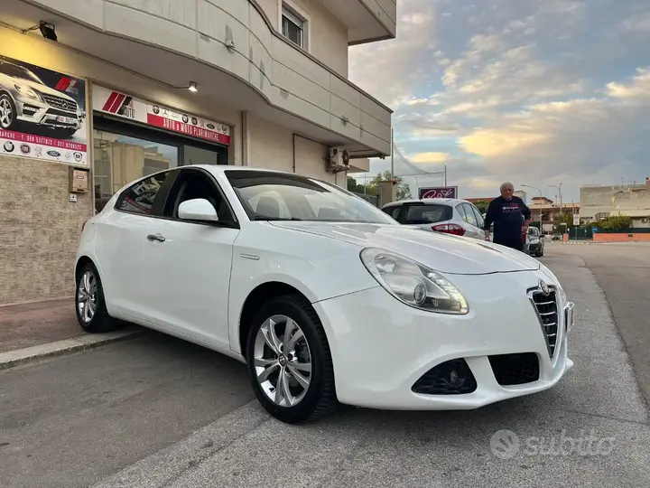 Alfa Romeo Giulietta 2011 photo 3