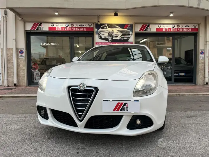 Alfa Romeo Giulietta 2011 photo 2