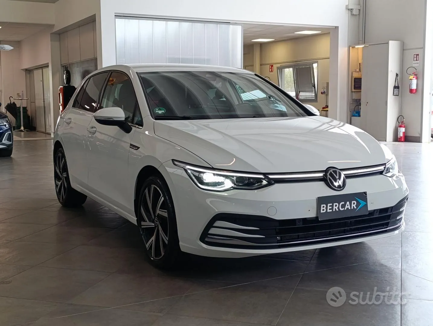 Volkswagen Golf 2024 photo 3
