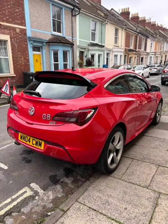 Vauxhall Astra 2011 photo 5