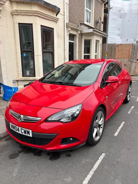 Vauxhall Astra 2011 photo 3