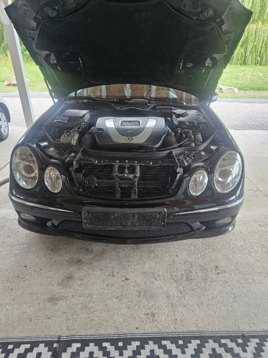 Mercedes-Benz Eklasse 2005 photo 2