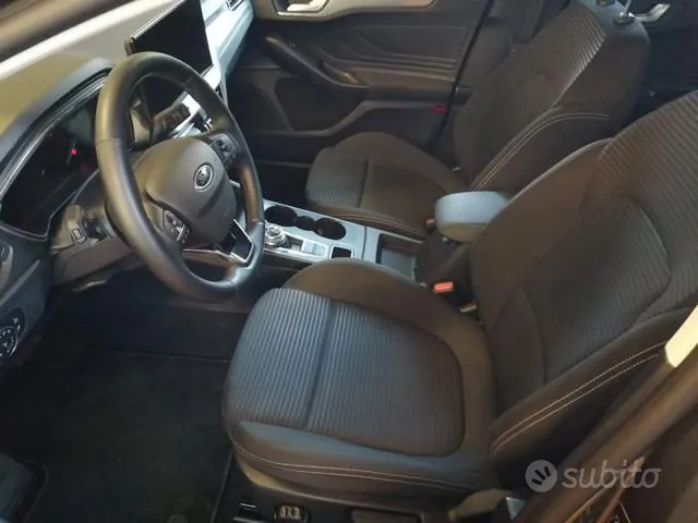 Ford Focus 2025 photo 4