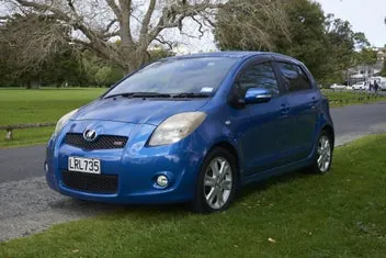 Toyota Vitz 2007 photo 4