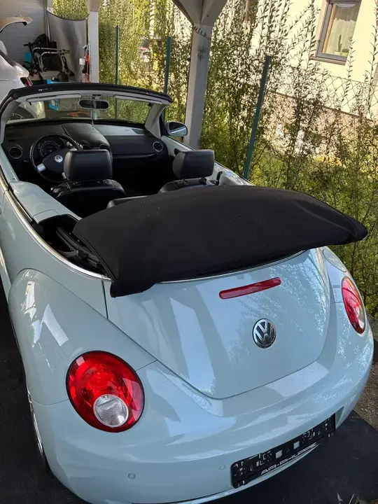 Volkswagen New Beetle 2006 photo 2