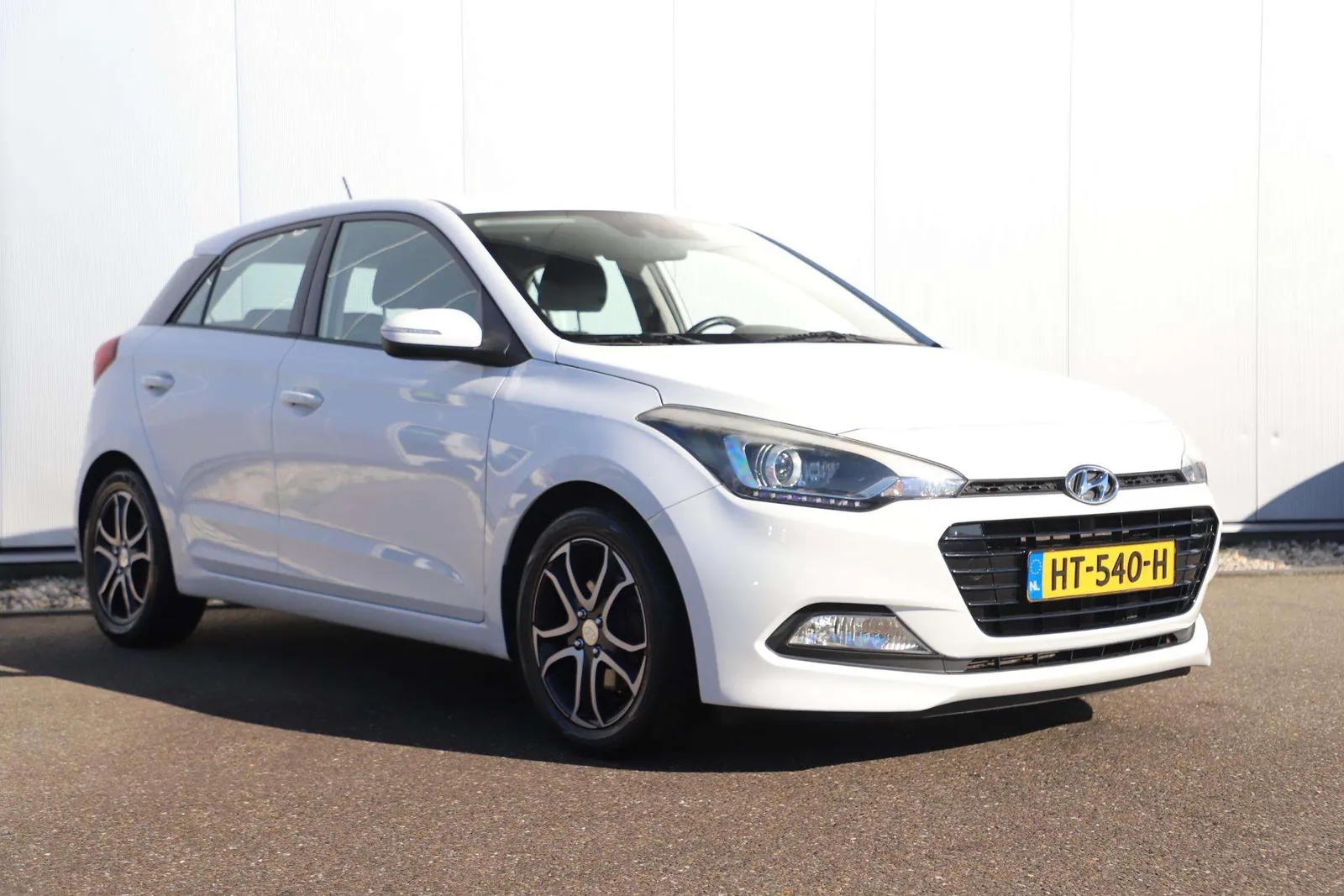 Hyundai I20 2016 photo 3