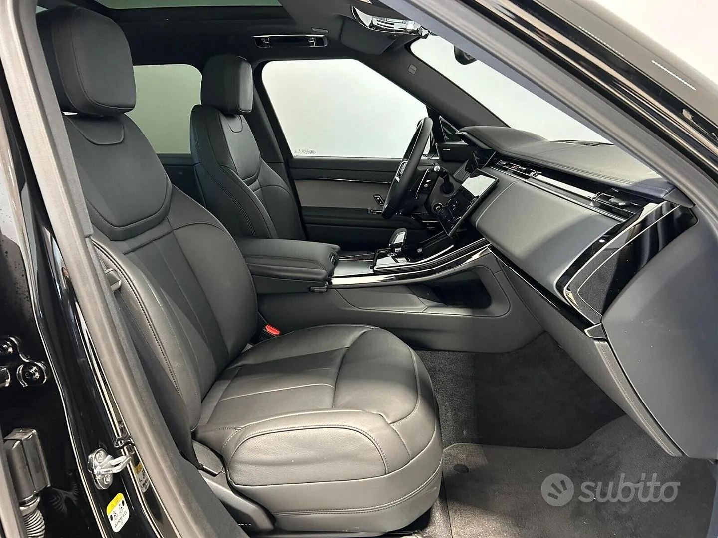 Land Rover Range Rover Sport 2026 photo 3