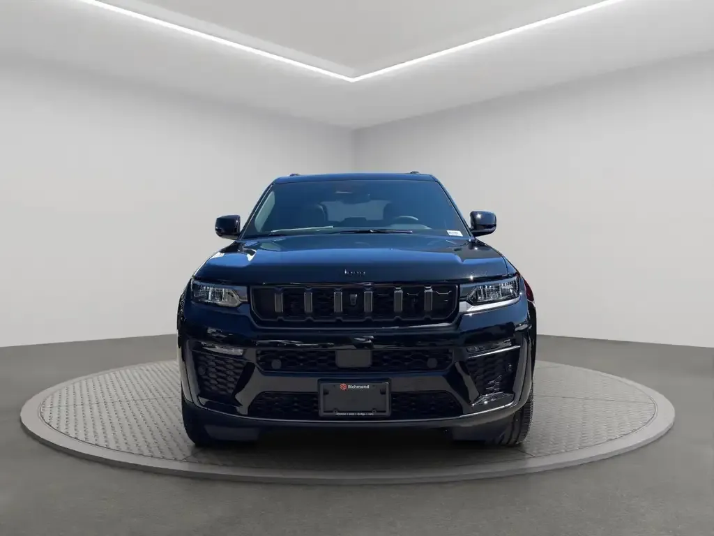 Jeep Grand Cherokee 2026 photo 2