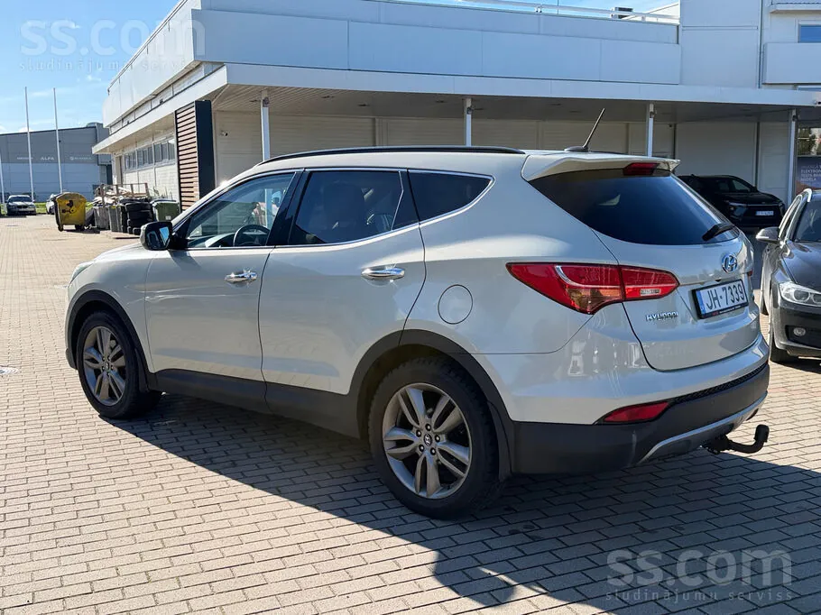 Hyundai Santa Fe 2013 photo 3