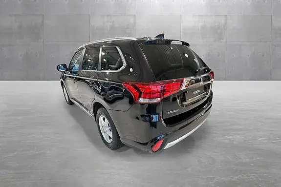 Mitsubishi Outlander 2018 photo 3