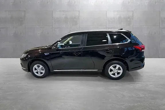 Mitsubishi Outlander 2018 photo 2