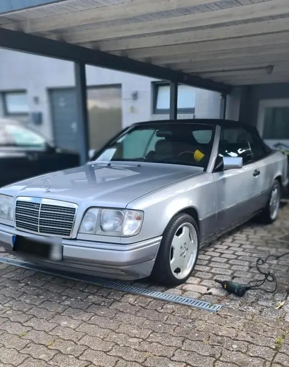 Mercedes-Benz W124