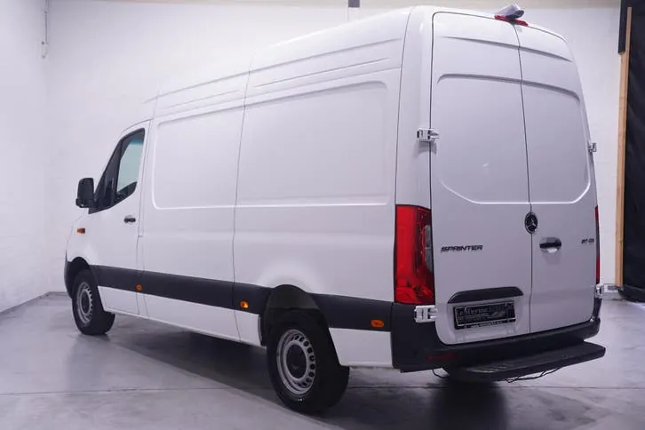 Mercedes-Benz Sprinter 2024 photo 3