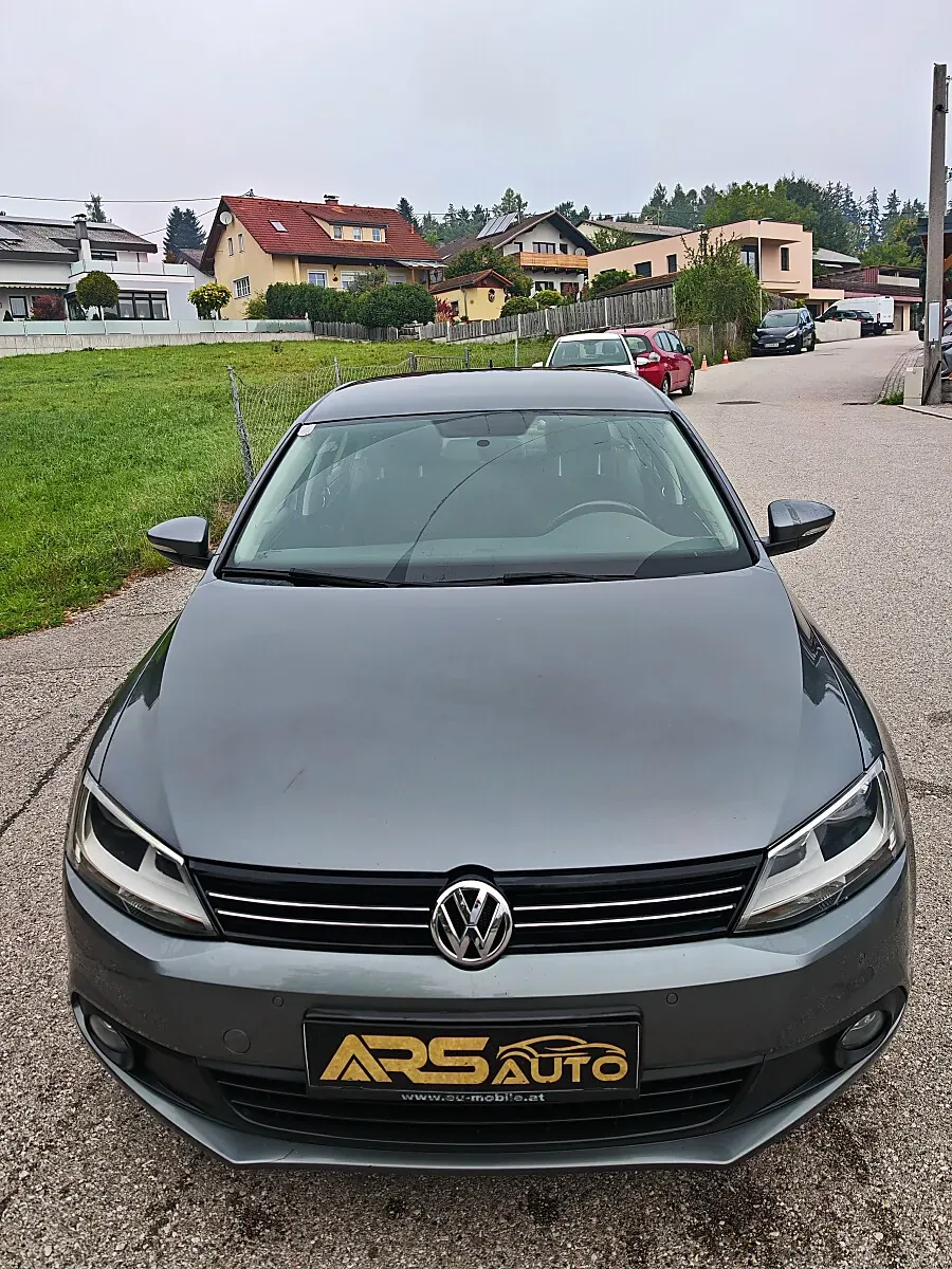 Volkswagen Jetta 2014 photo 2