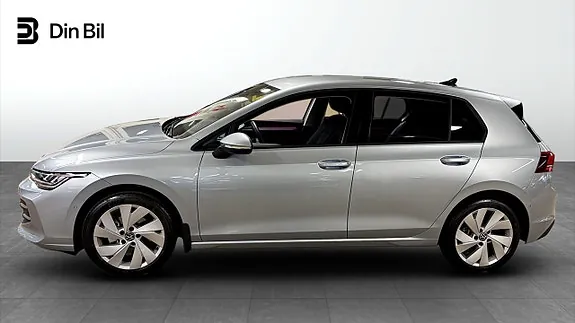 Volkswagen Golf I 2026 photo 2