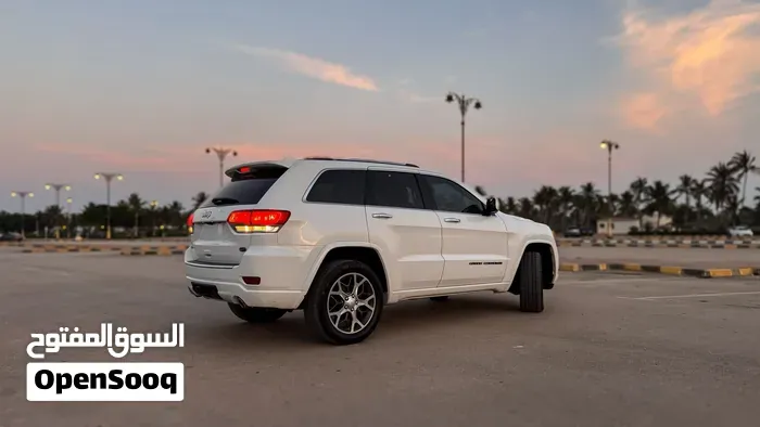 Jeep Grand Cherokee 2026 photo 4
