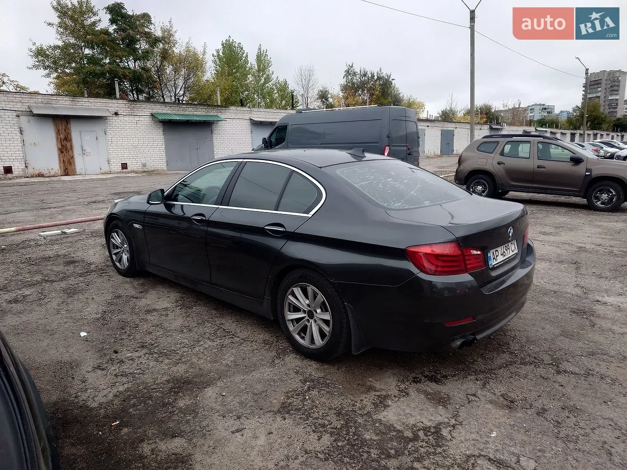 BMW 5 Series 2011 photo 2