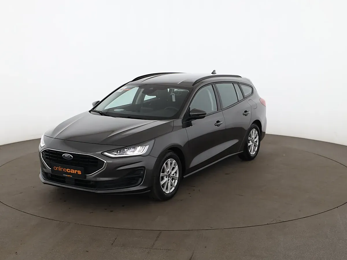 Ford Focus 2022 photo 2